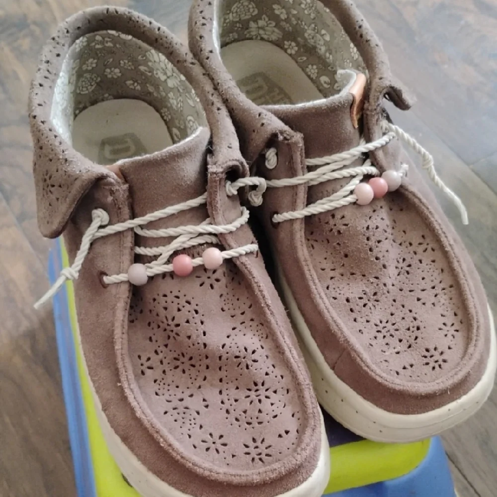 Hey Dude Kids Moccasins in Brown with Pink Beads